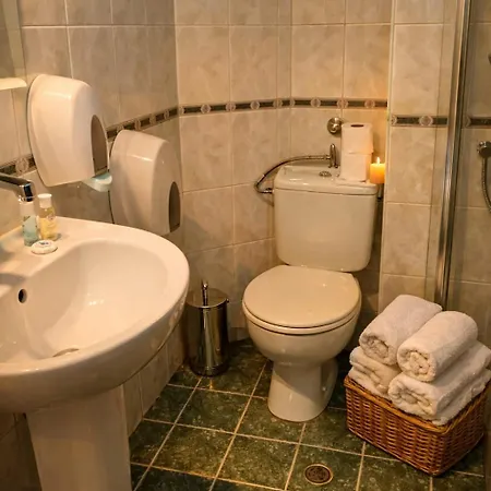 ривърсайд анекс Hotell 2*